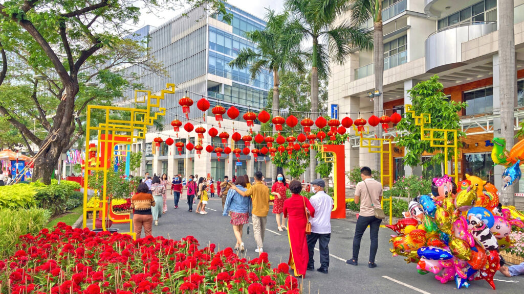 街の祭りの様子