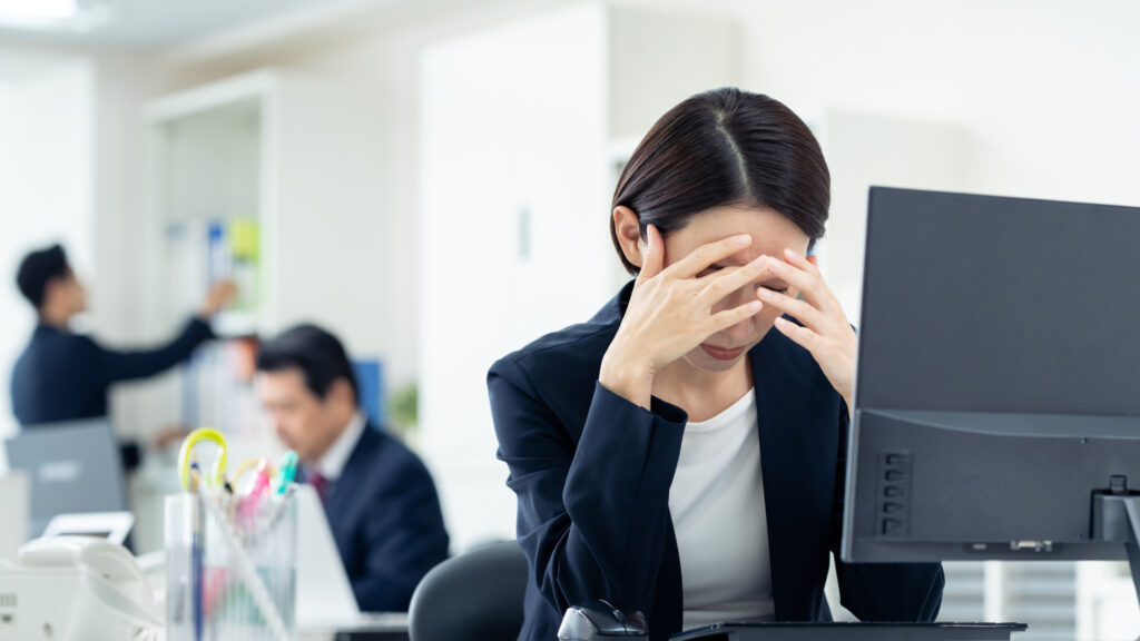 困っている女性